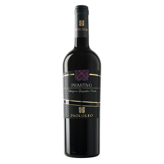 Kvalitné červené talianske víno Primitivo.